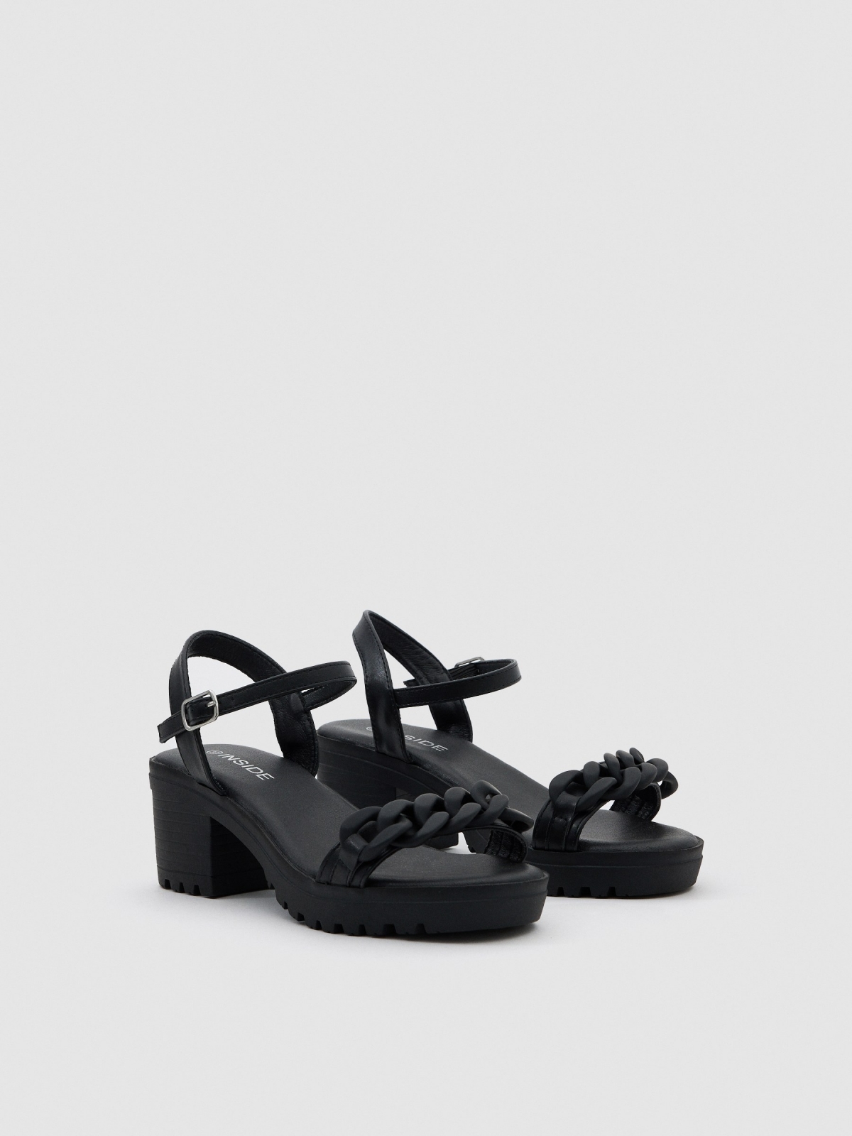 Heel sandal chain black 45º front view