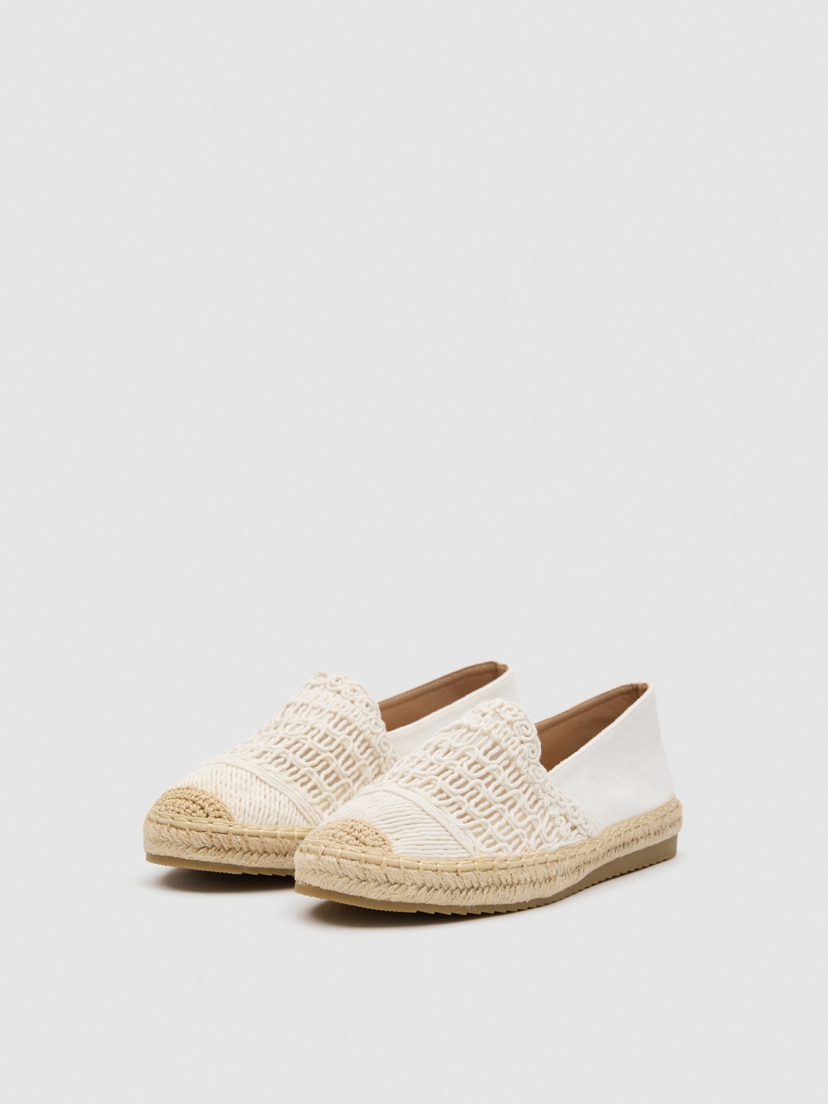 Espadrille em croché off white vista frontal 45º