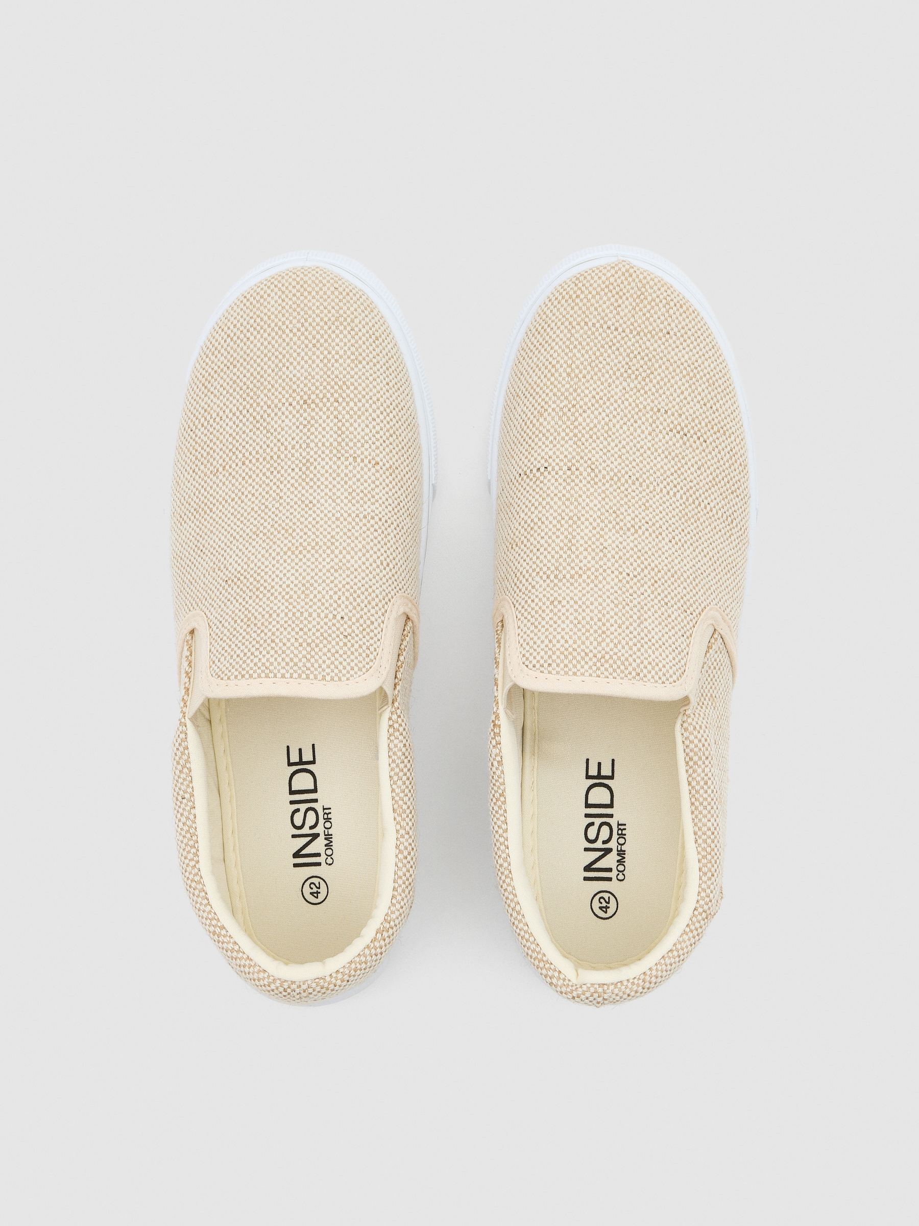Basic canvas trainer sand