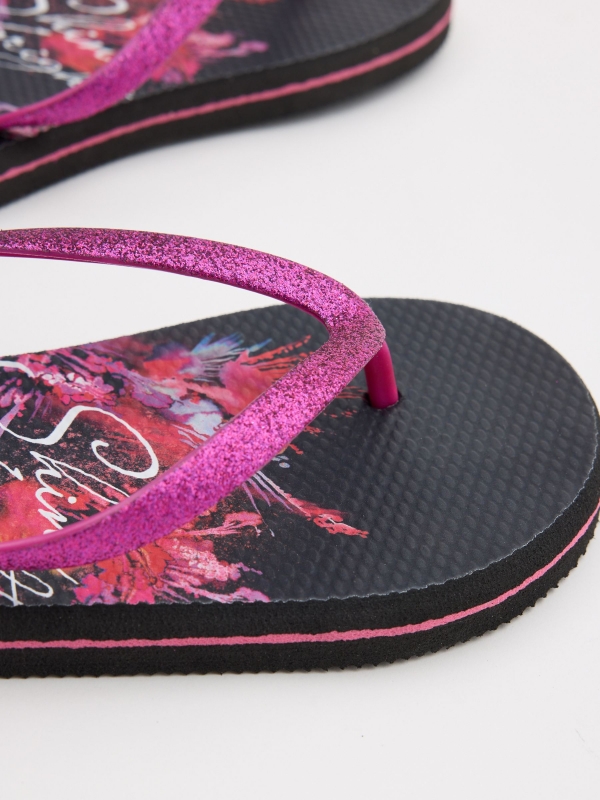 Chanclas flores negro vista detalle