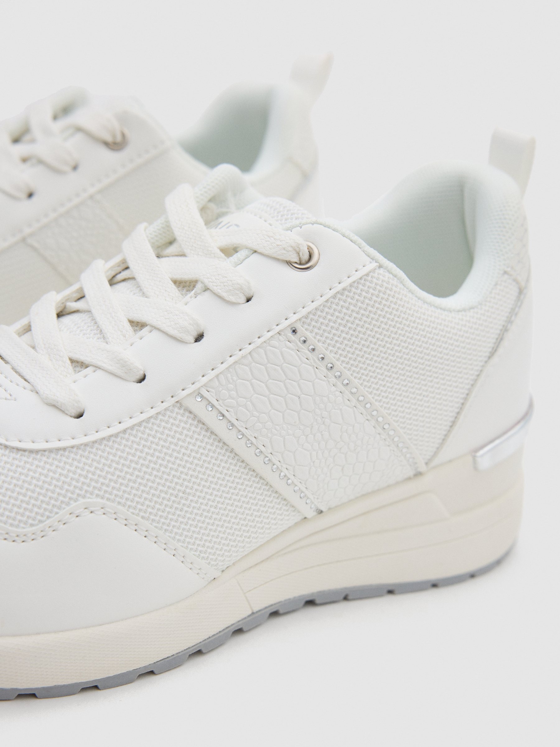 Wedge sneaker with glitter details