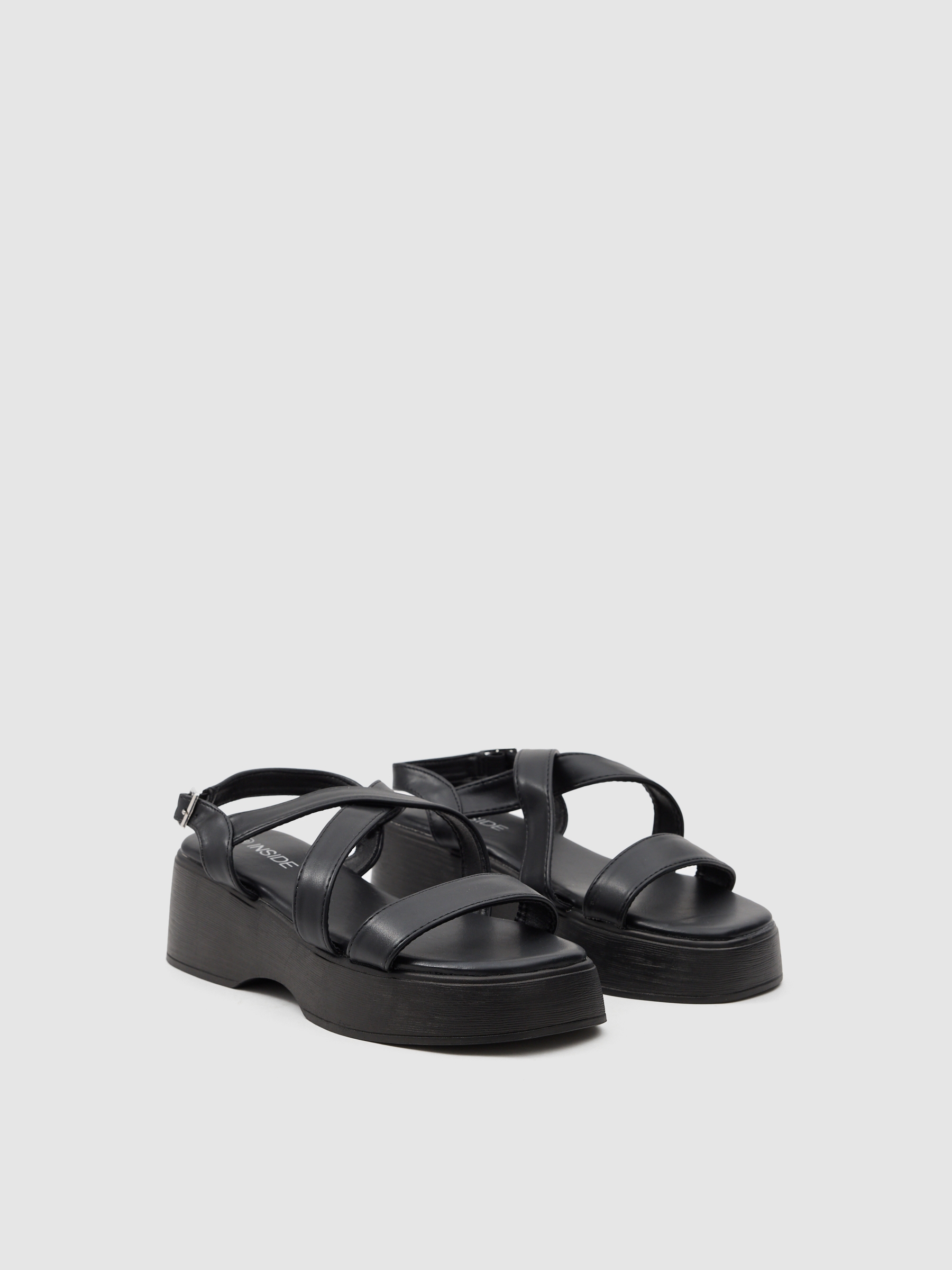 Strappy platform sandal black