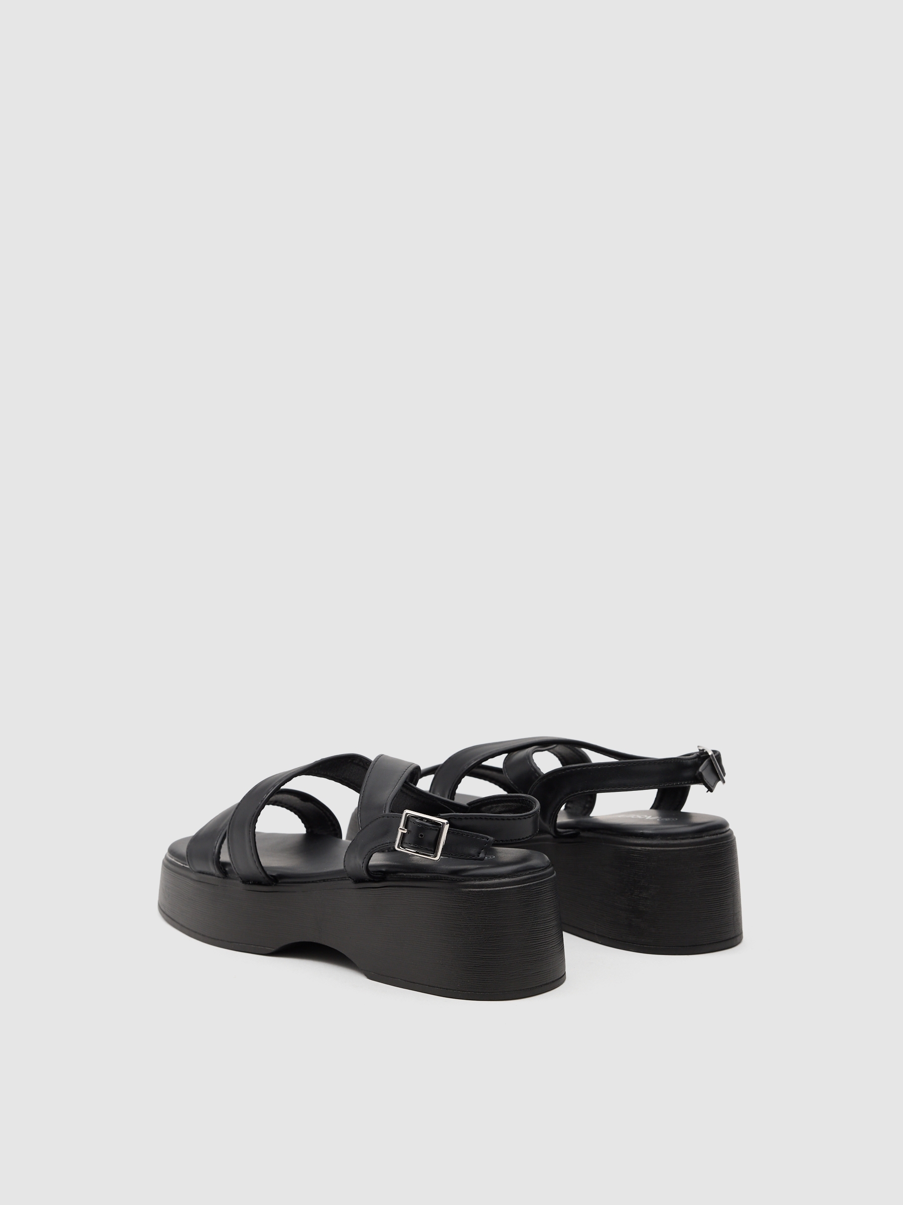 Strappy platform sandal black