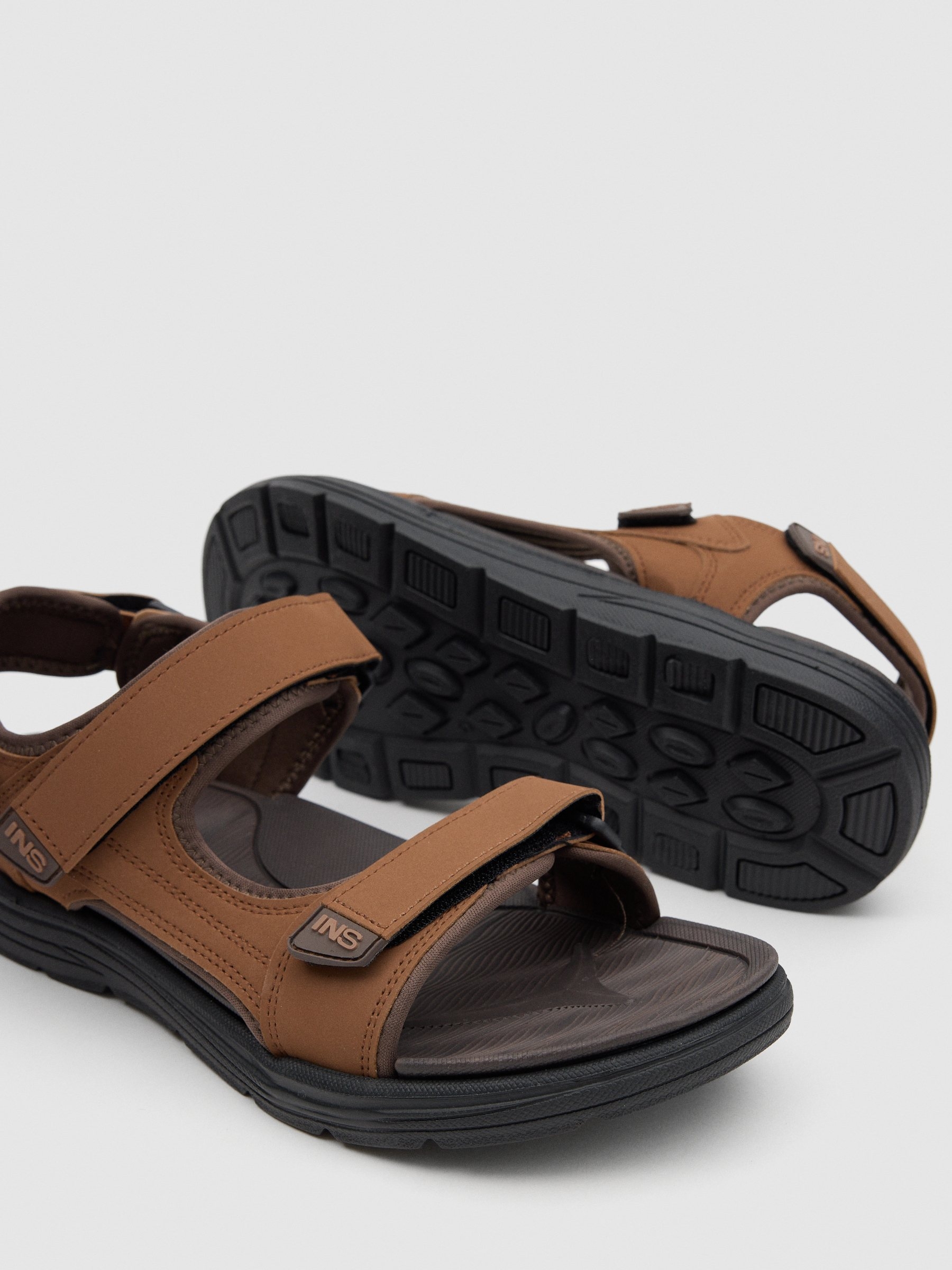 Crab sandal light brown