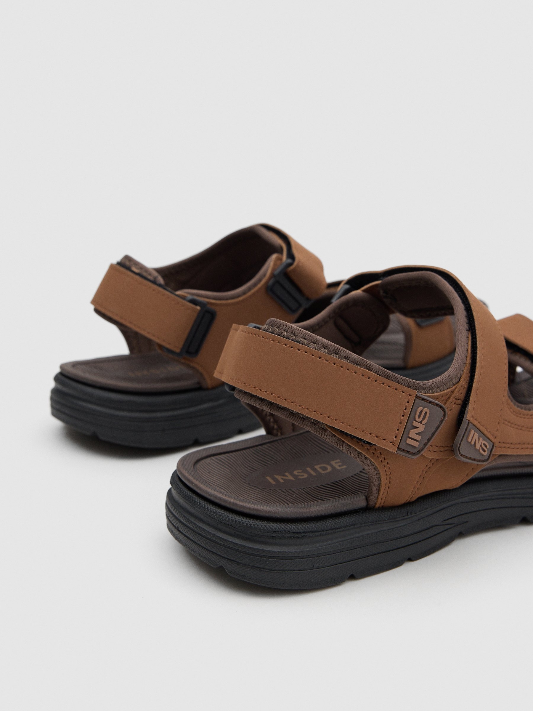 Crab sandal light brown