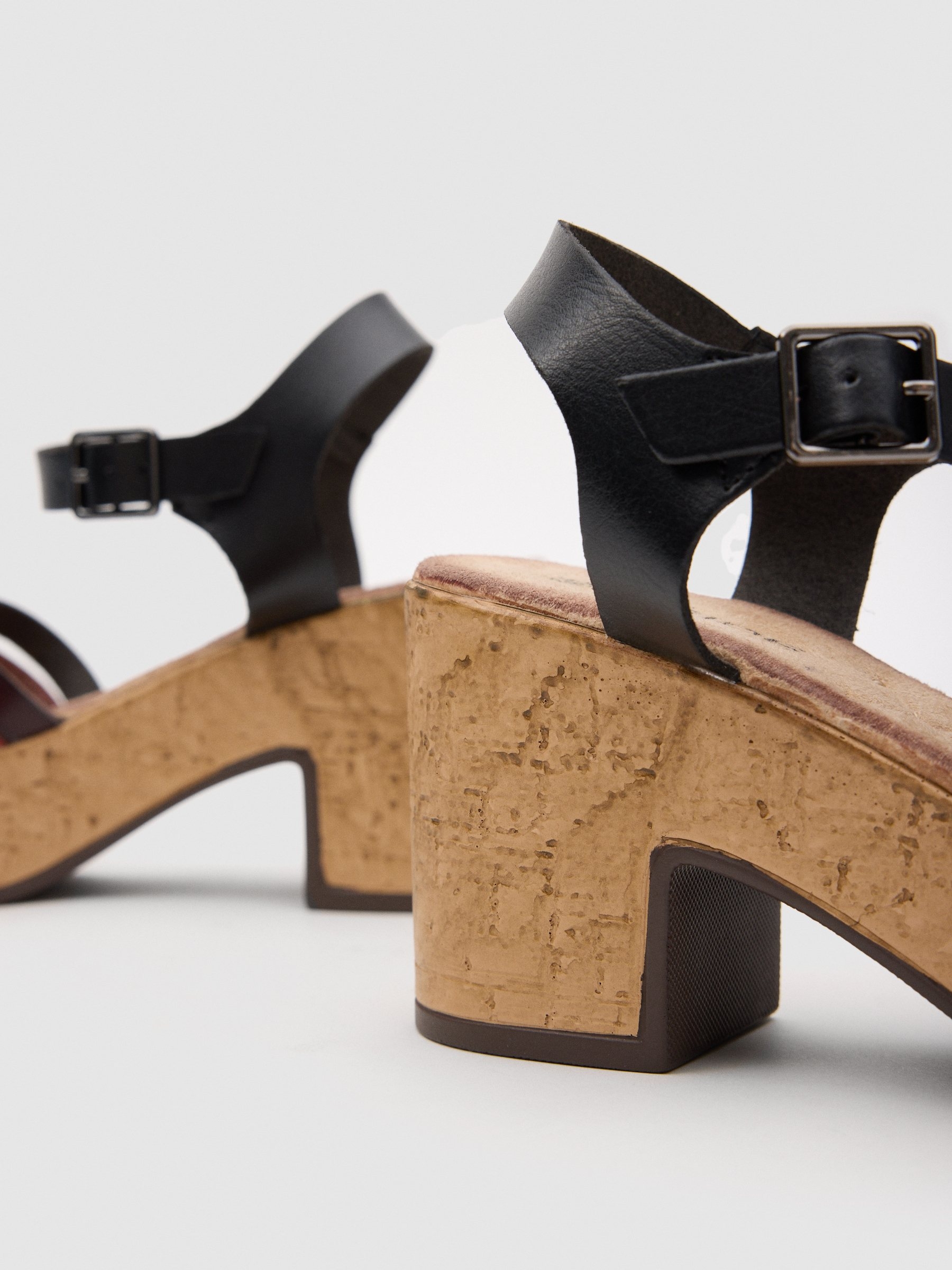 Sandalias tiras cruzadas multicolor