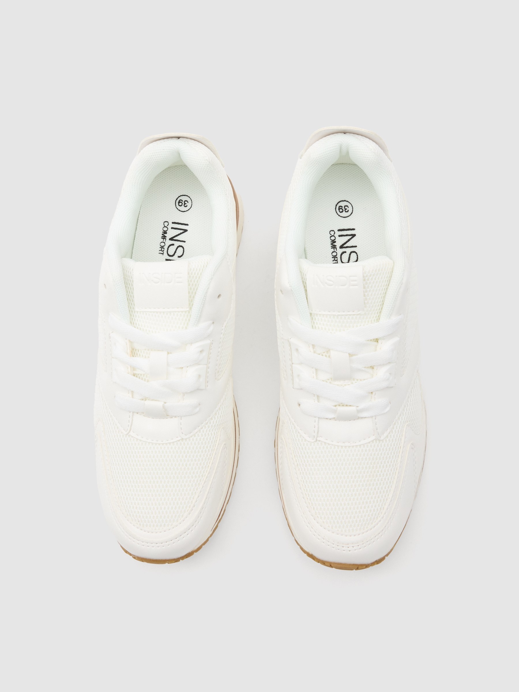 Deportivo running multipiezas blanco roto