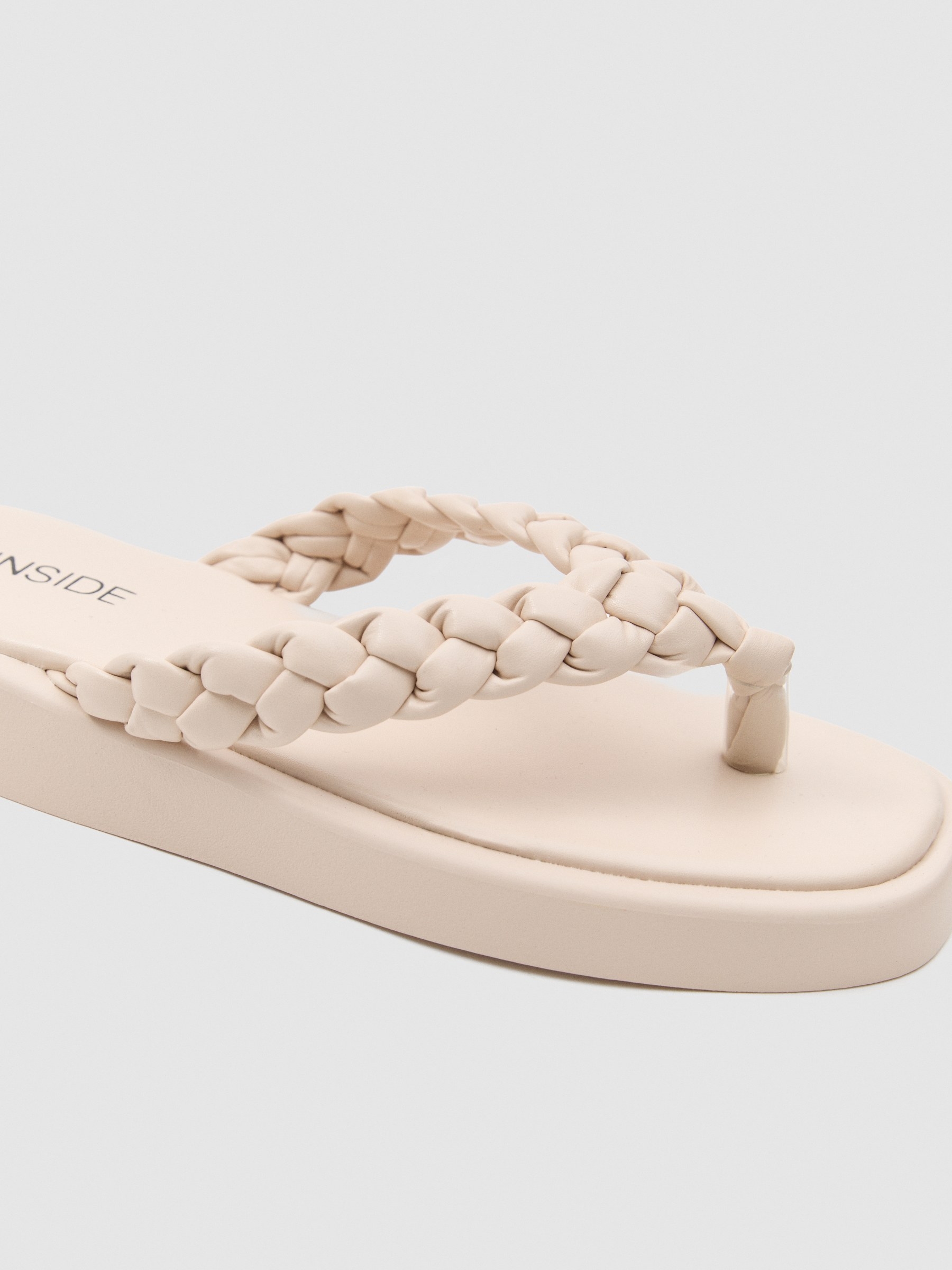 Sandalia trenza arena