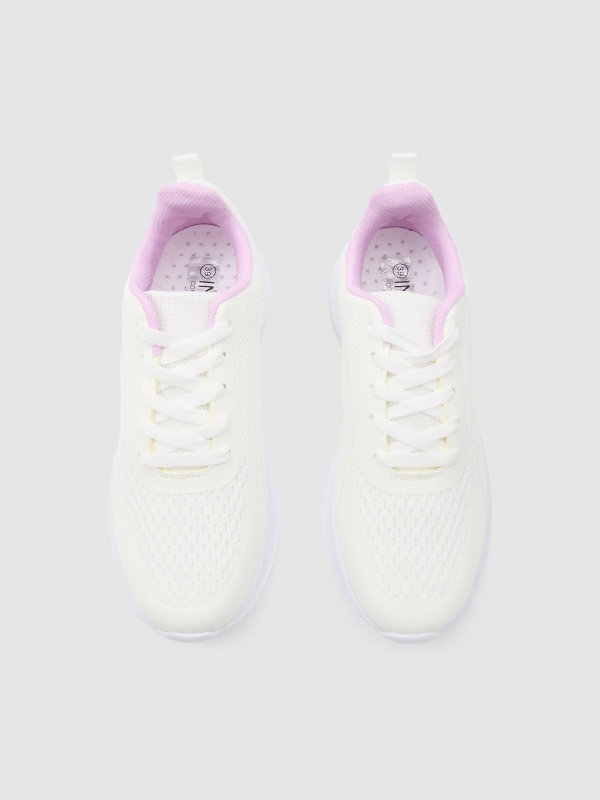 Classic running sneaker white zenithal view