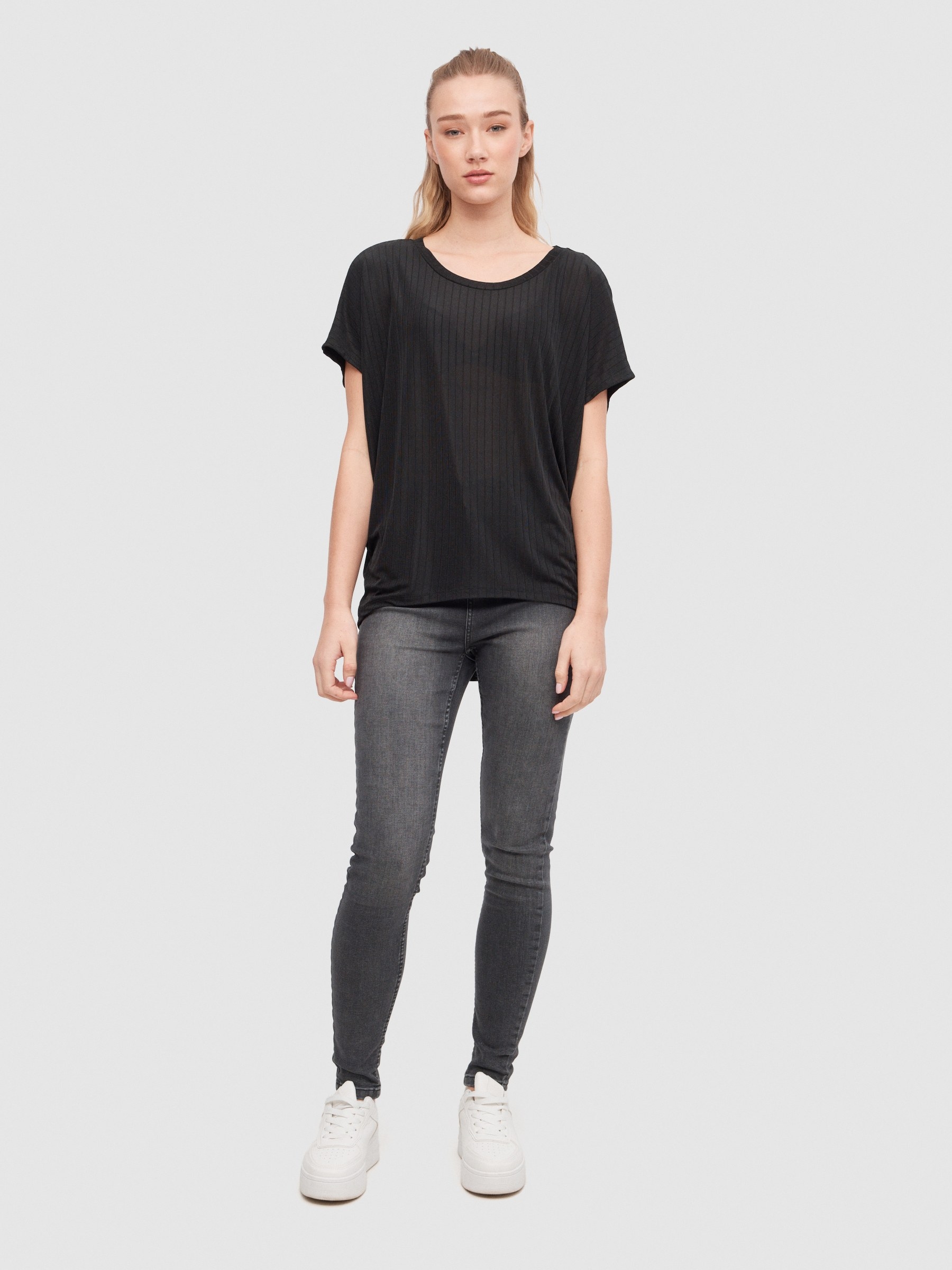 Rib asymmetrical hem T-shirt black middle front view
