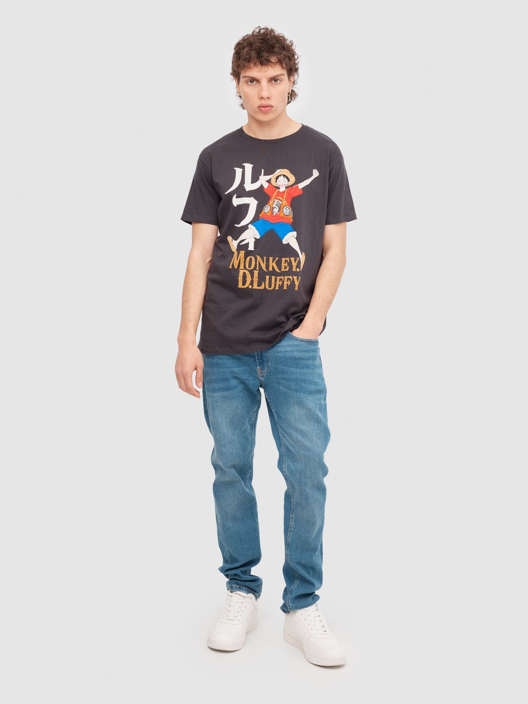 Camiseta Monkey D. Luffy gris oscuro vista media frontal