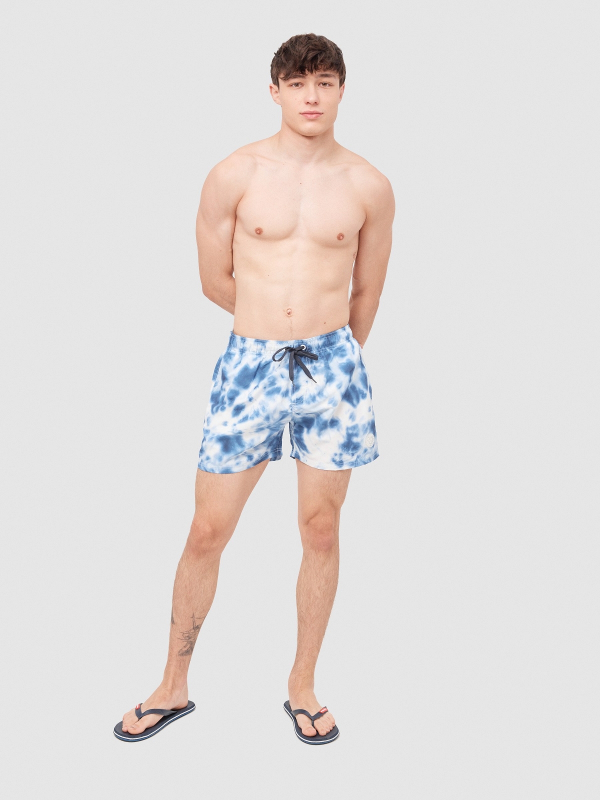 Fato de banho tie dye branco vista meia traseira