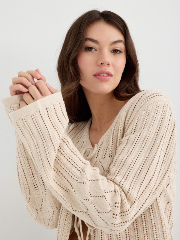Cardigan laços areia vista detalhe