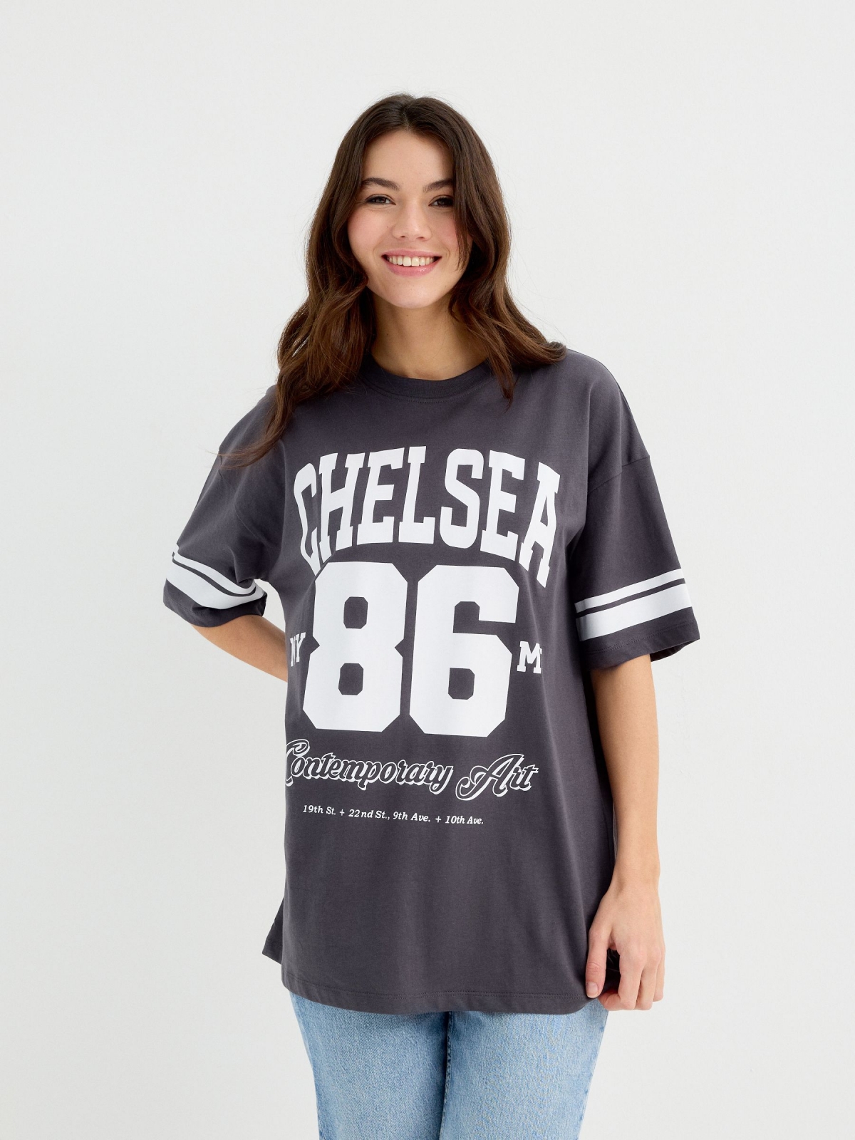 Oversize sport t-shirt dark grey middle front view