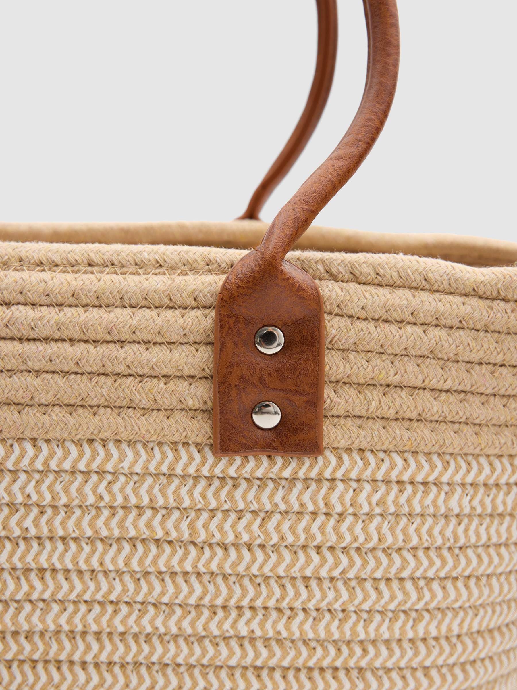Jute basket bag brown