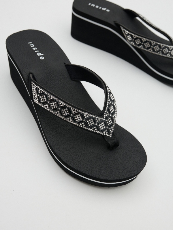 Wedge flip-flops black detail view