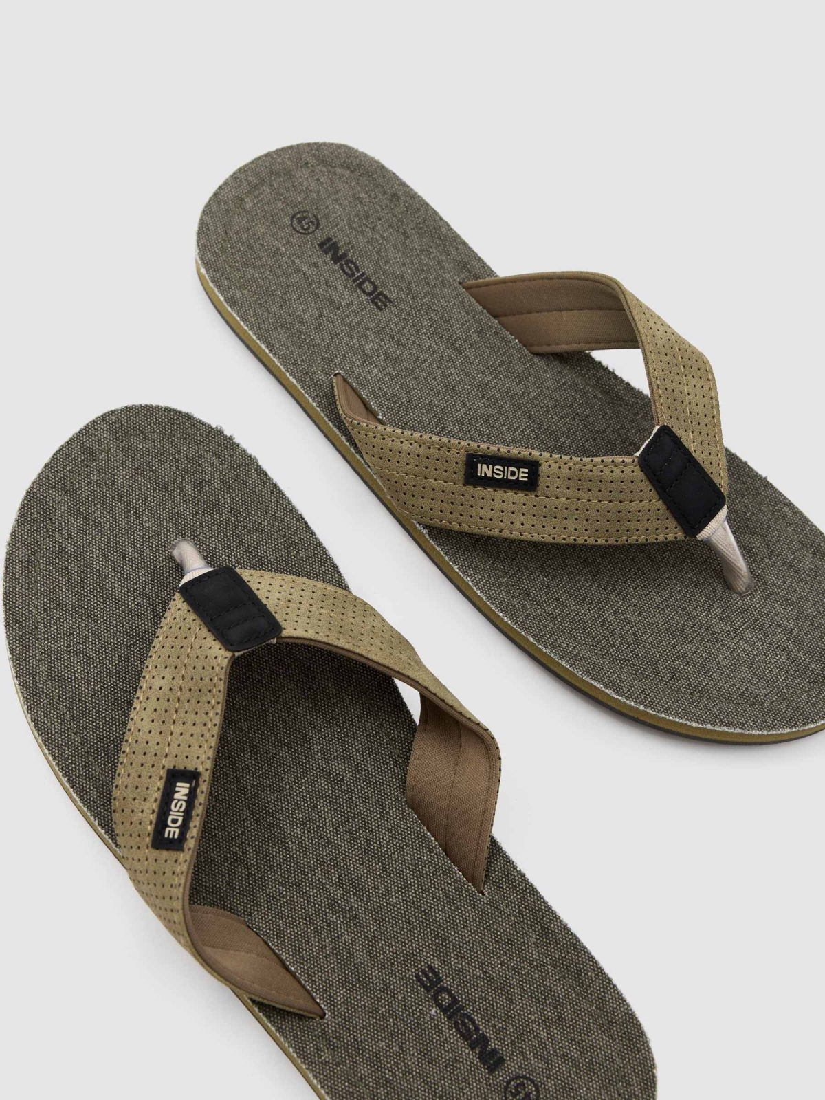 Dot sandal powdered green detail view