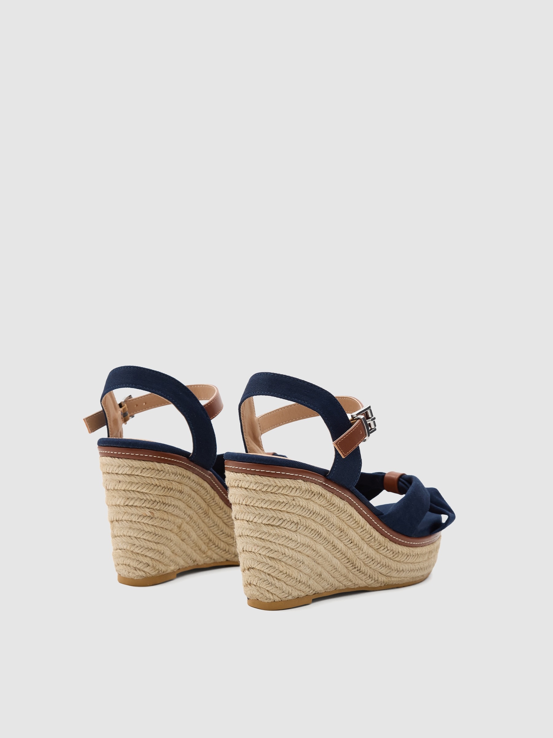 Bow wedge blue
