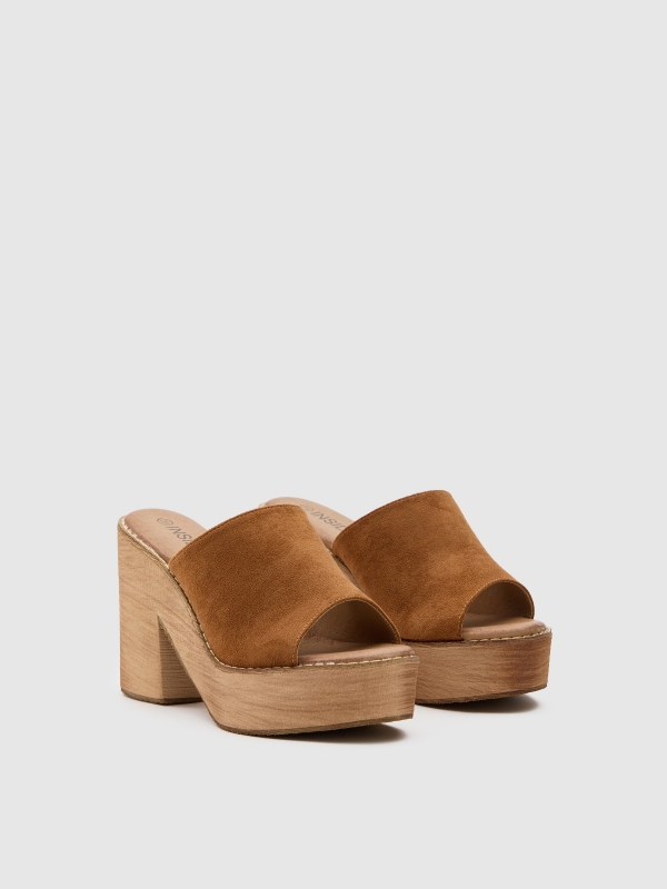 Wooden clog brown 45º front view