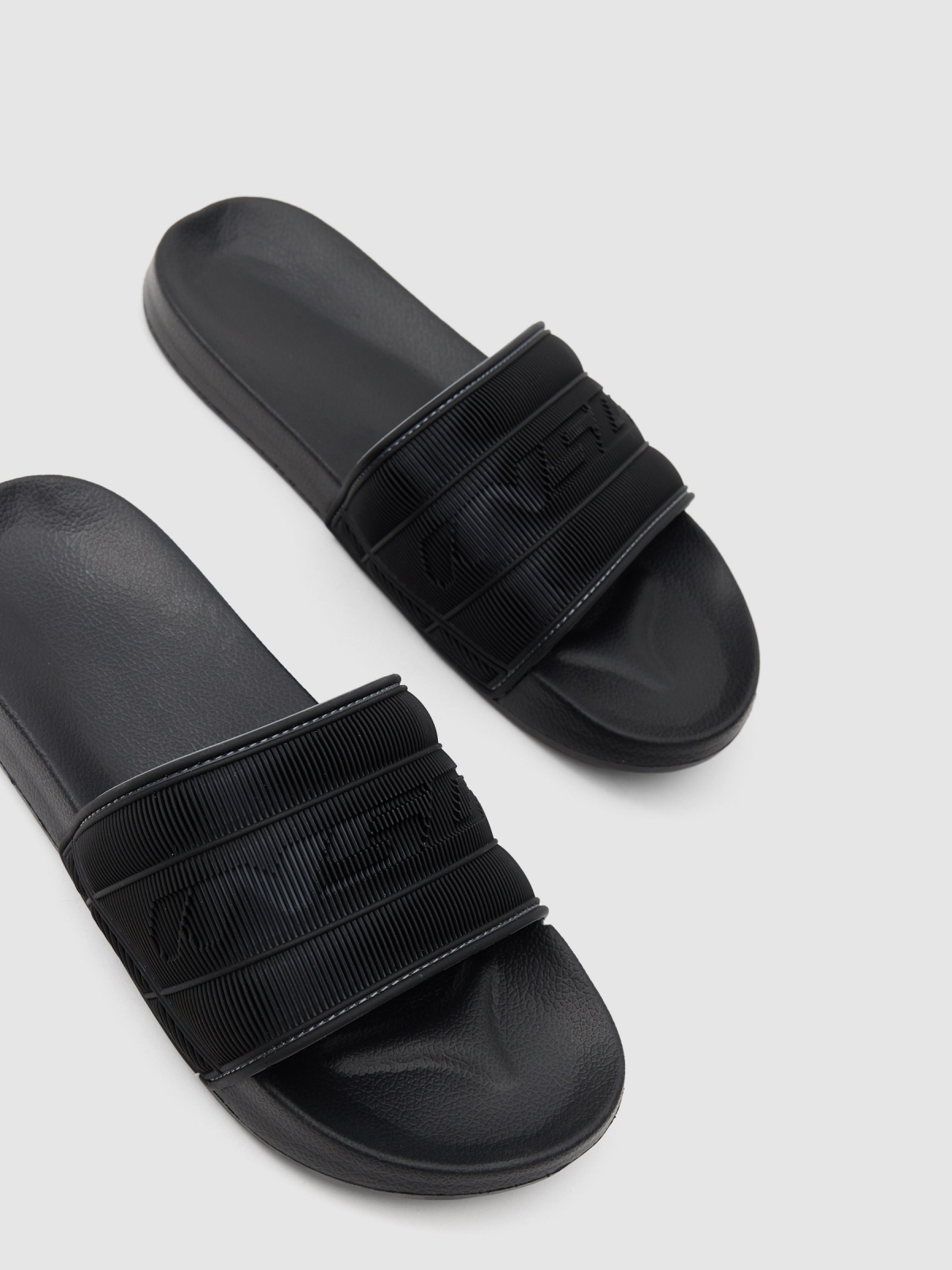 Chanclas pala confort negro vista detalle