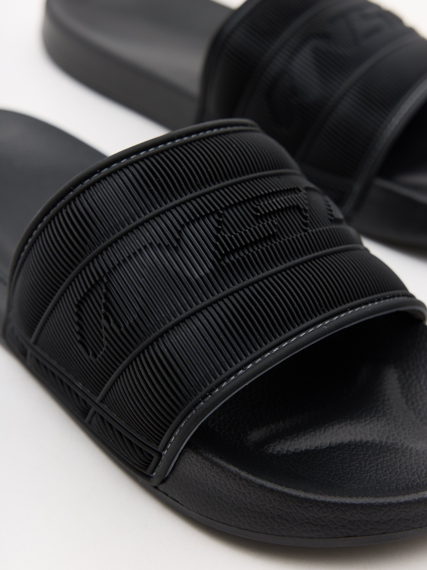 Comfort flip flops black