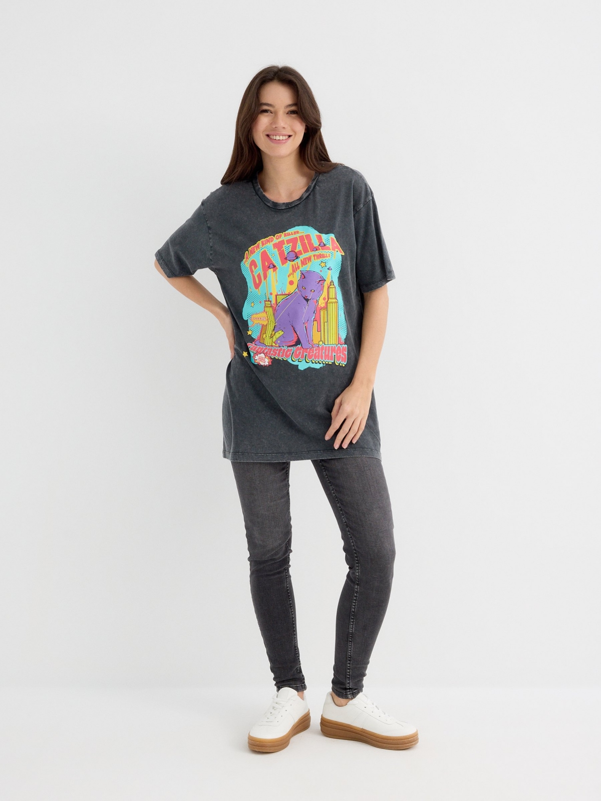 Camiseta oversized CATZILLA cinza escuro vista geral frontal