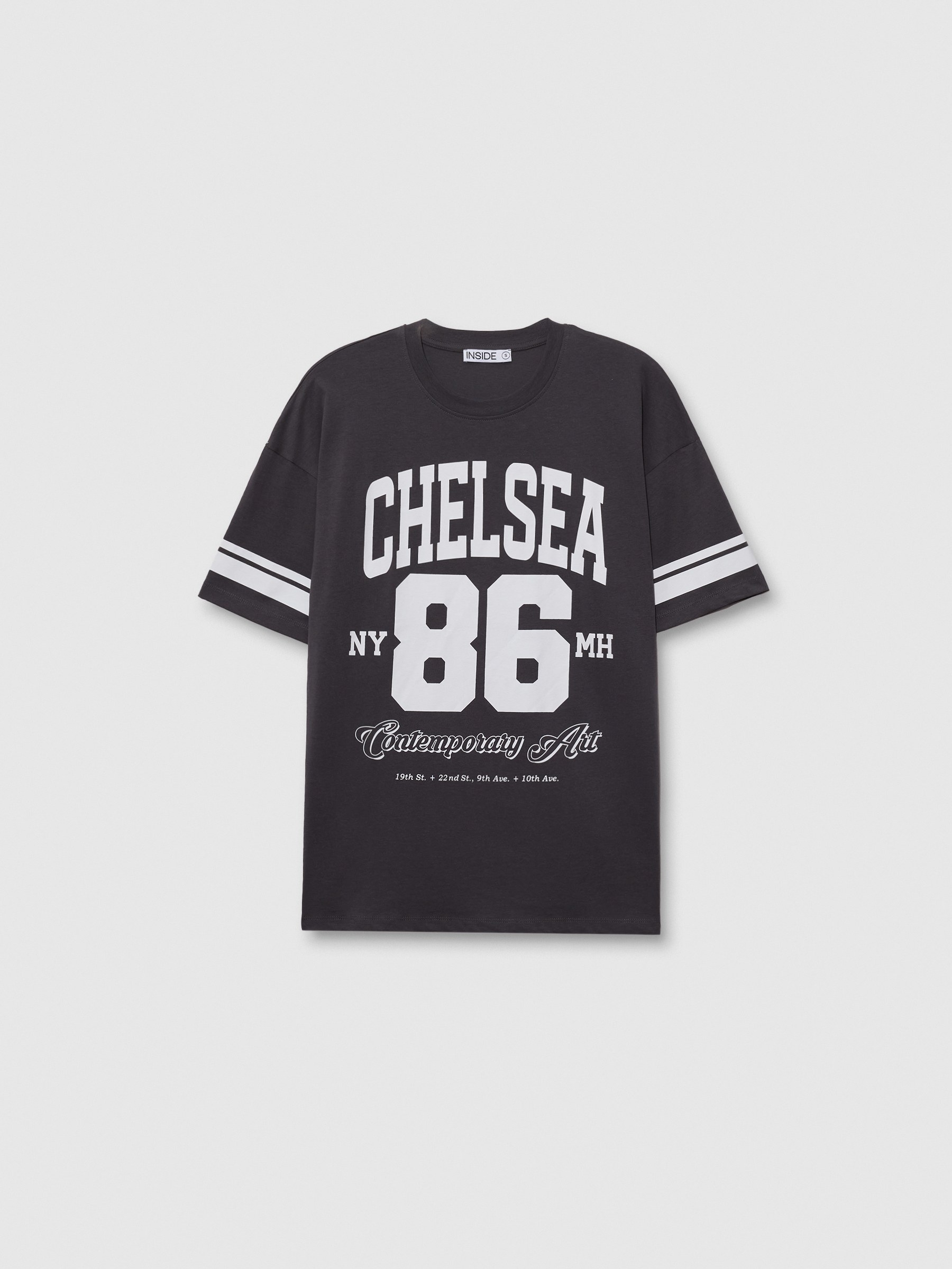 Camiseta oversize sport gris oscuro vista media frontal