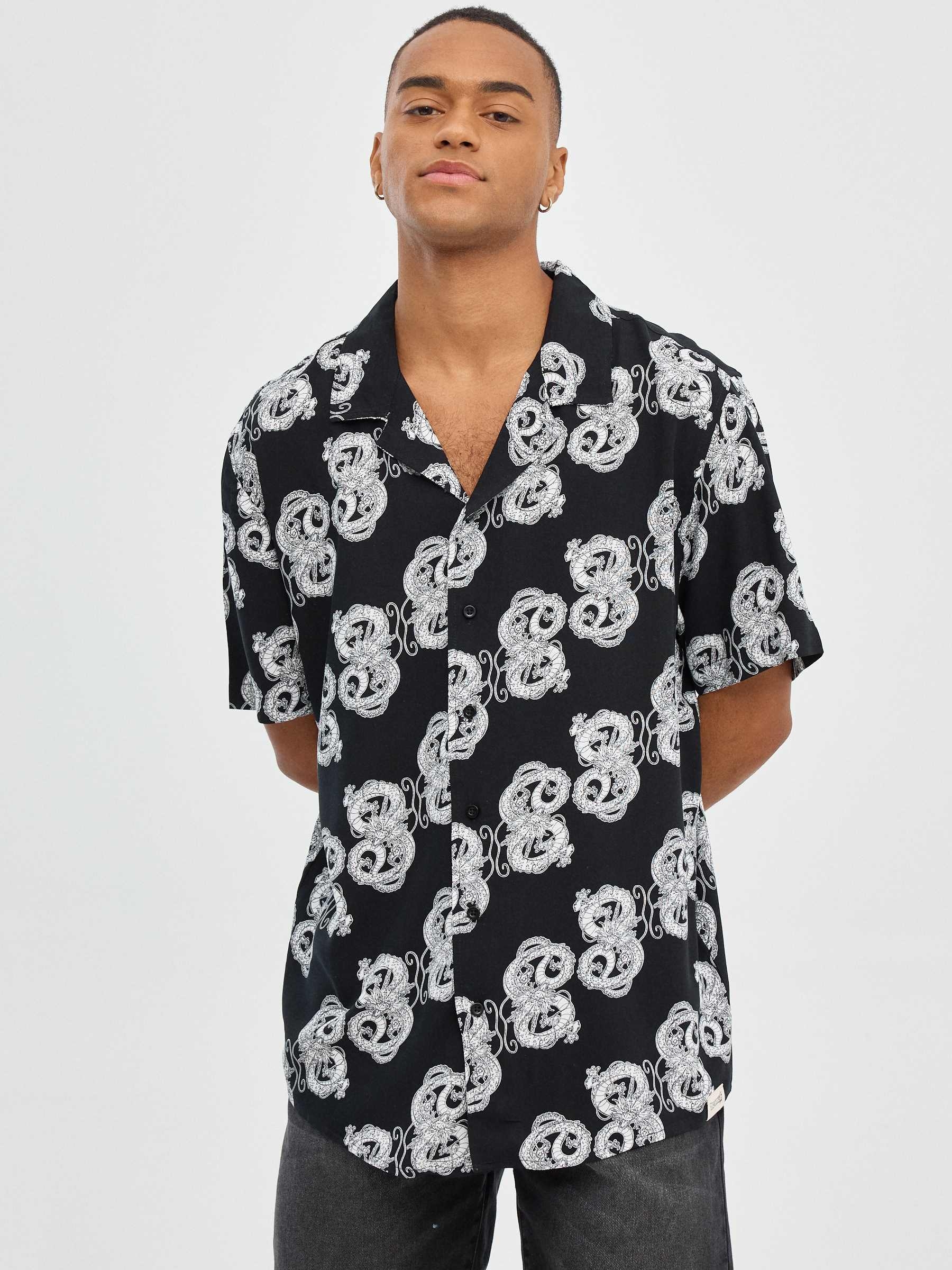 Camisa Dragon Ball negro vista media frontal