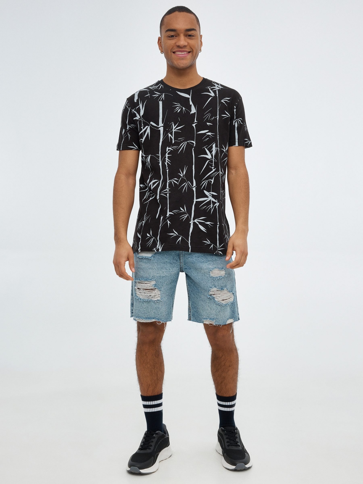 T-shirt estampada de bambu preto vista geral frontal