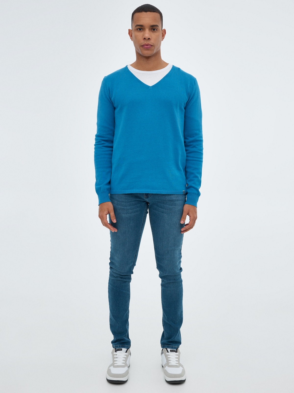 Blue knitted sweater electric blue front view