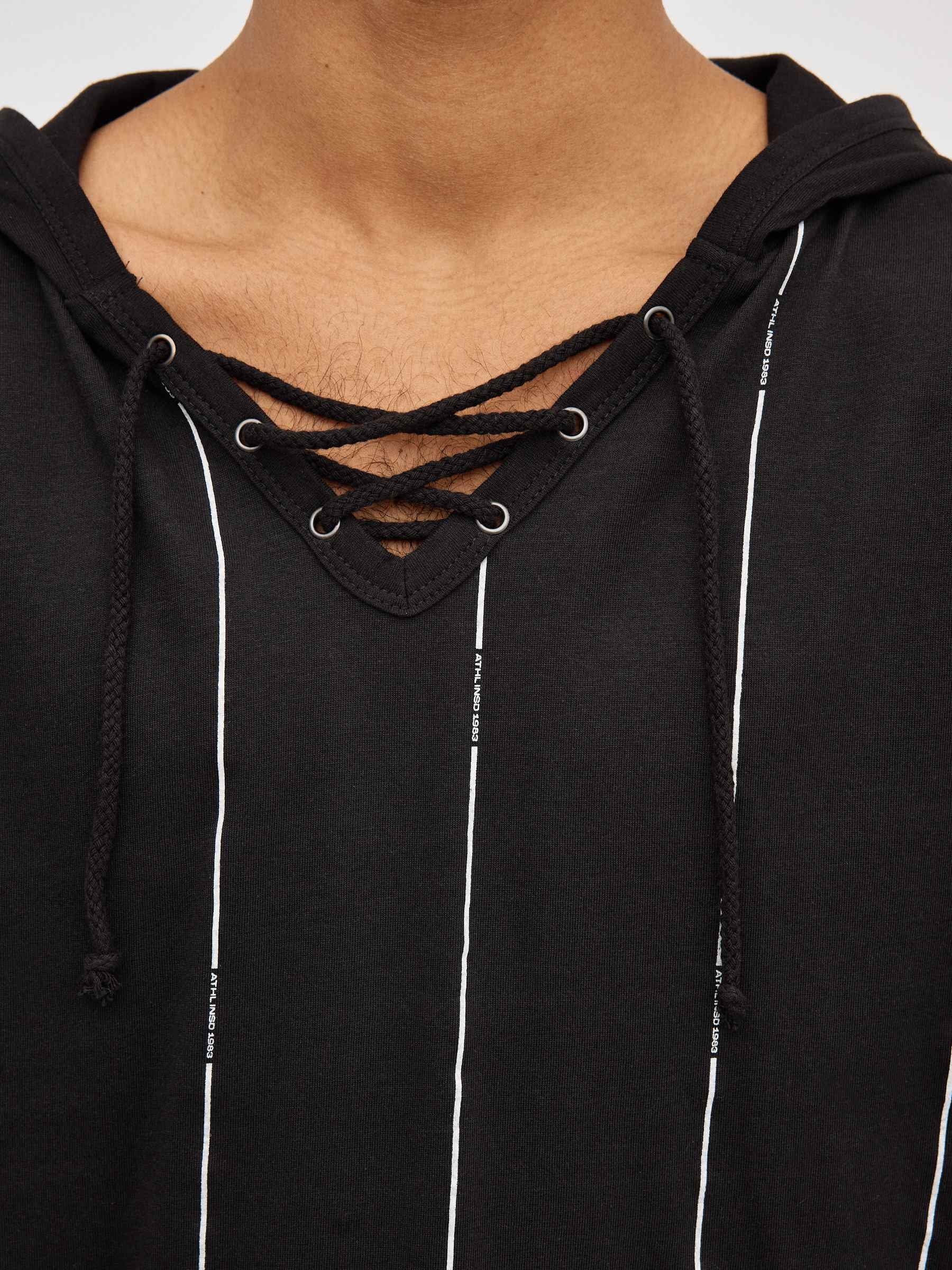 Camiseta rayas con capucha