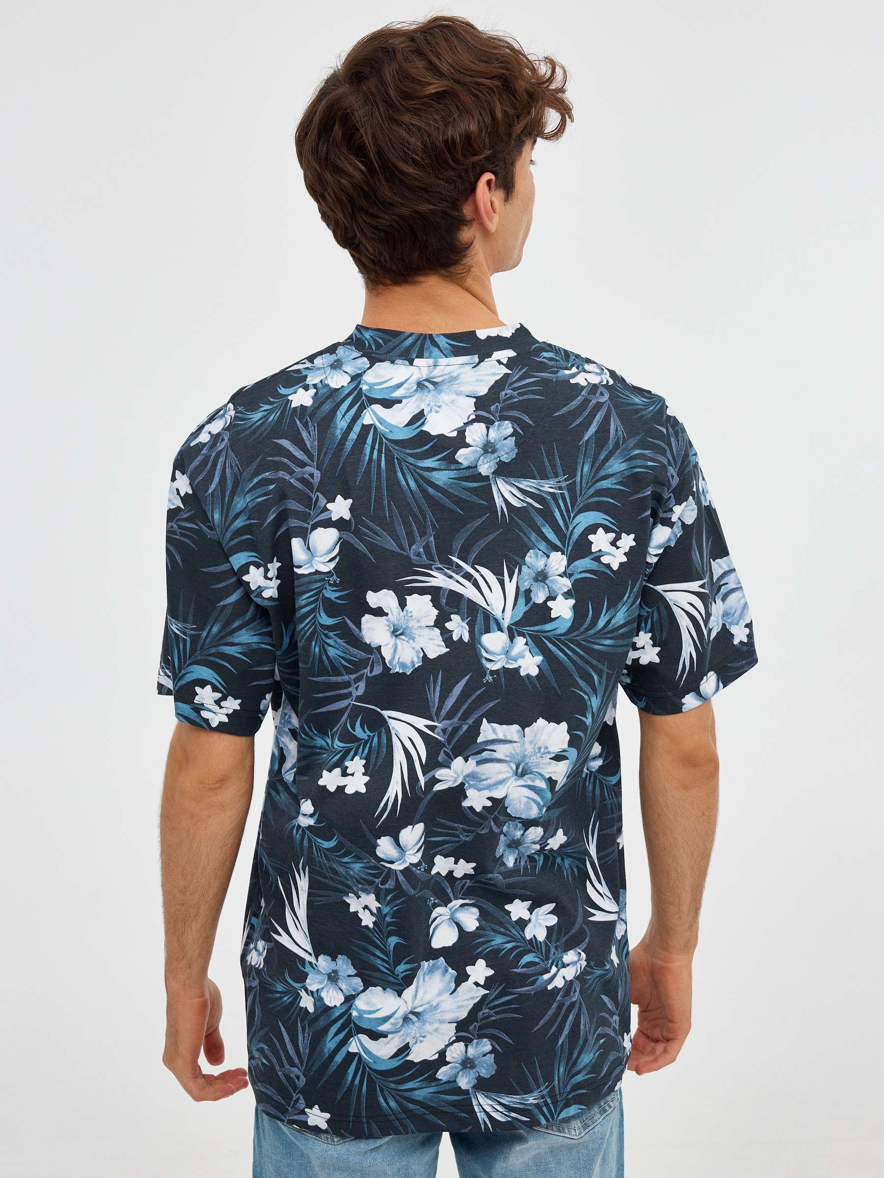 Camiseta oversized tropical