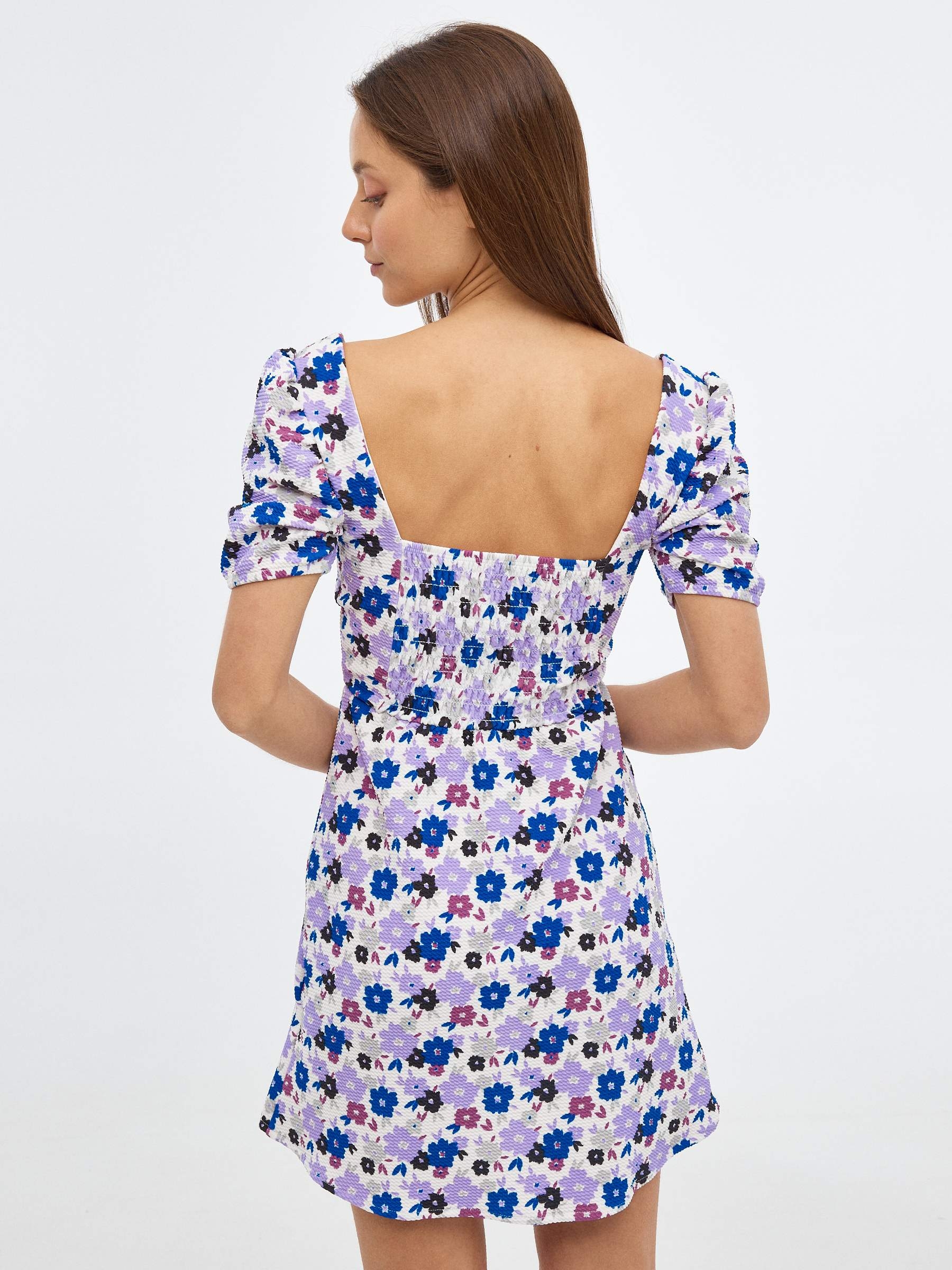 Mini vestido com estampa floral multicolorido vista meia frontal