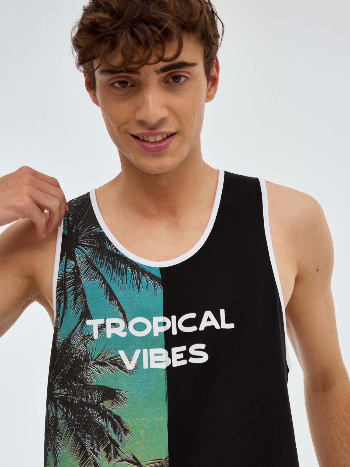 %Pto% Camiseta Tropical Vibes negro
