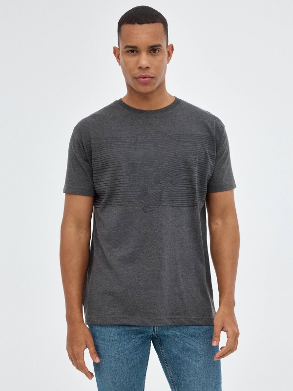 T-shirt branca do crânio cinza escuro vista meia frontal