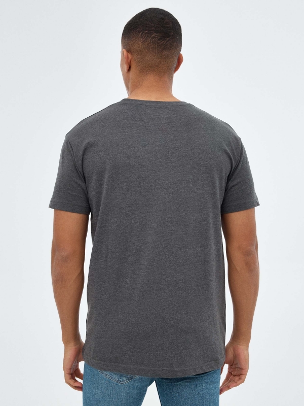 T-shirt branca do crânio cinza escuro vista meia traseira