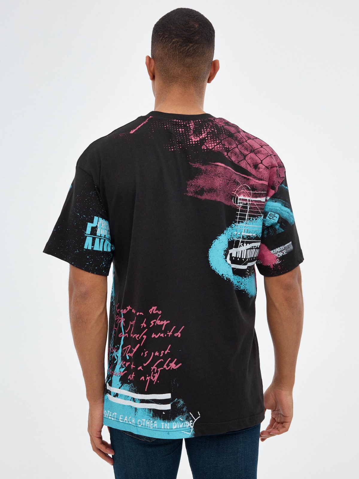 T-shirt de impressão de galáxia de tamanho superior preto vista meia traseira