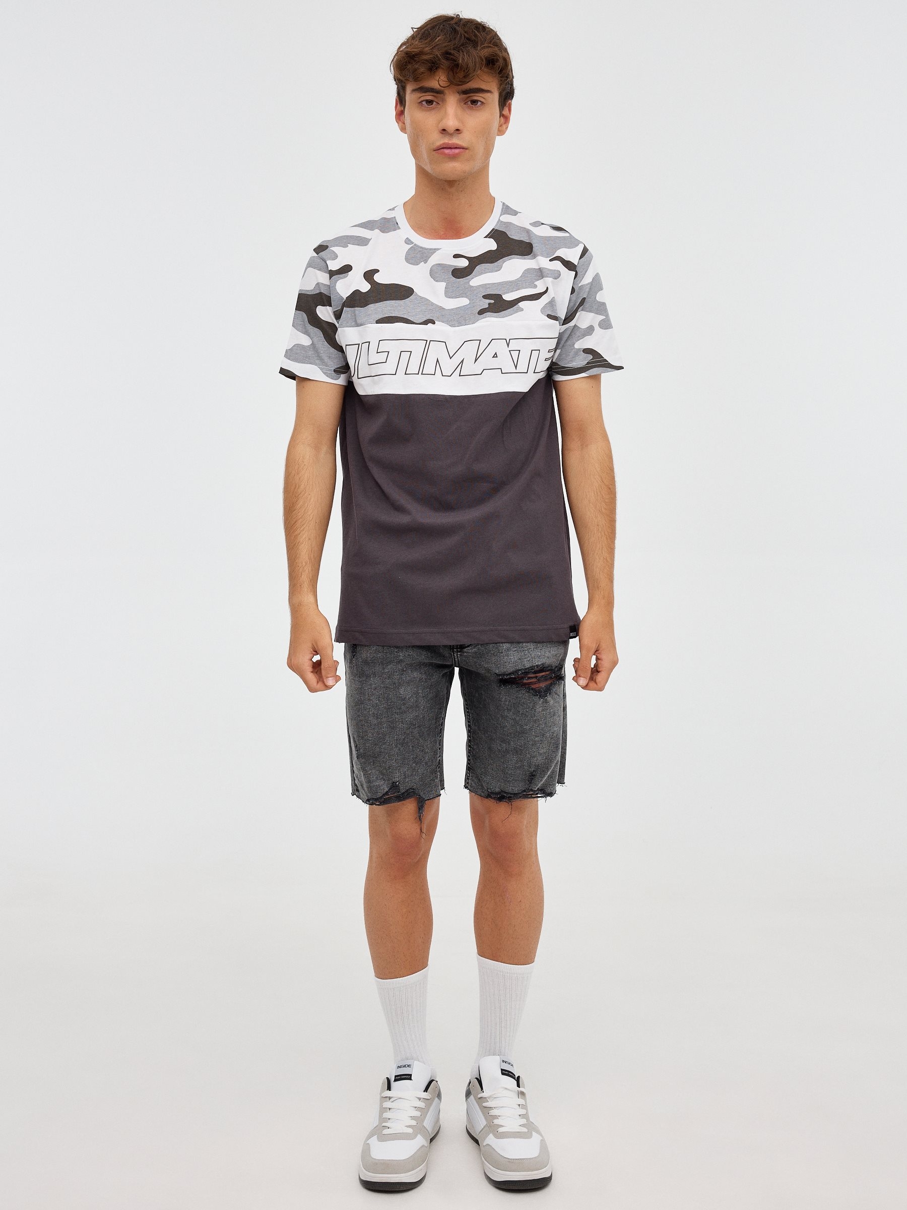 T-shirt Multi-impressão cinza escuro vista meia frontal