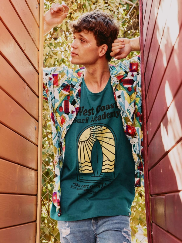 T-shirt oversized de impressão de surf esmeralda vista detalhe