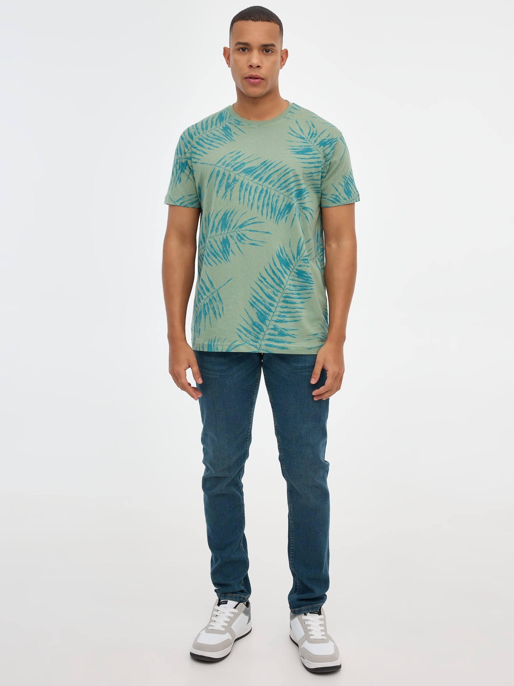 Palm leaves print t-shirt olive green middle front view