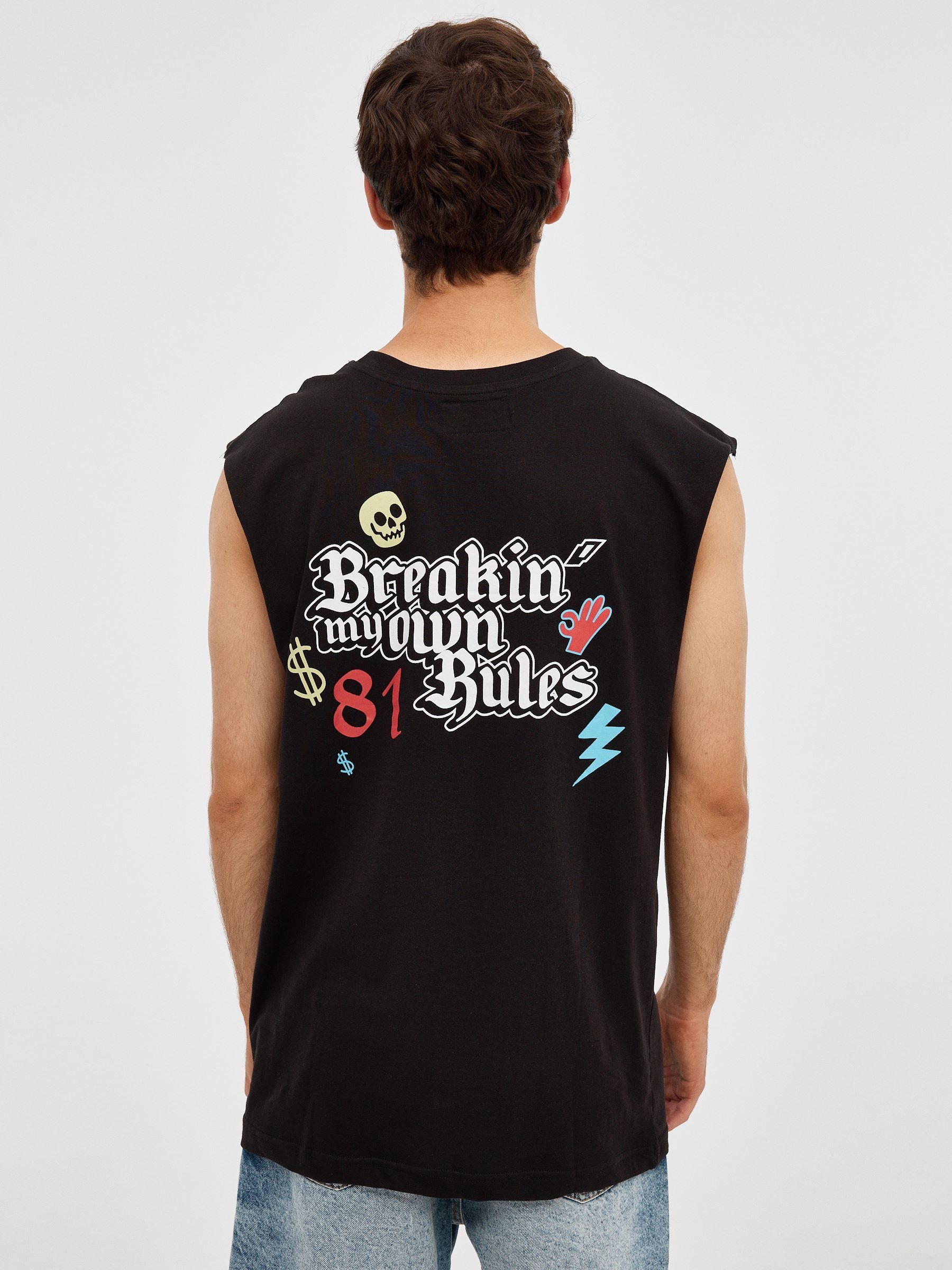 Sleeveless T-shirt with prints