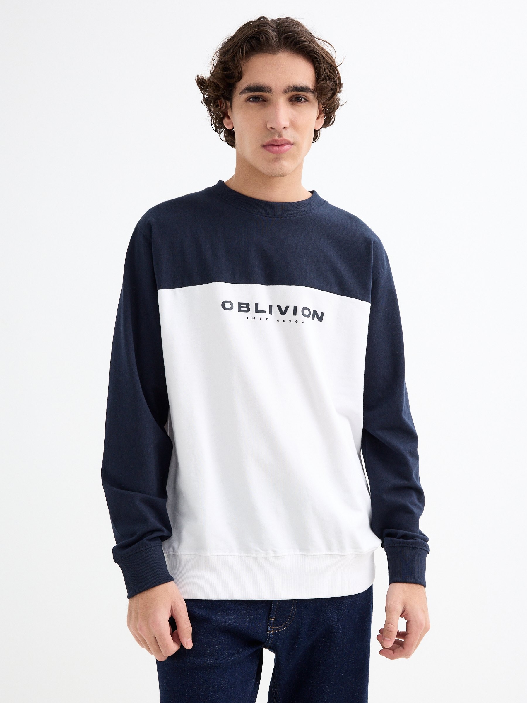Sweat bicolor azul marinho