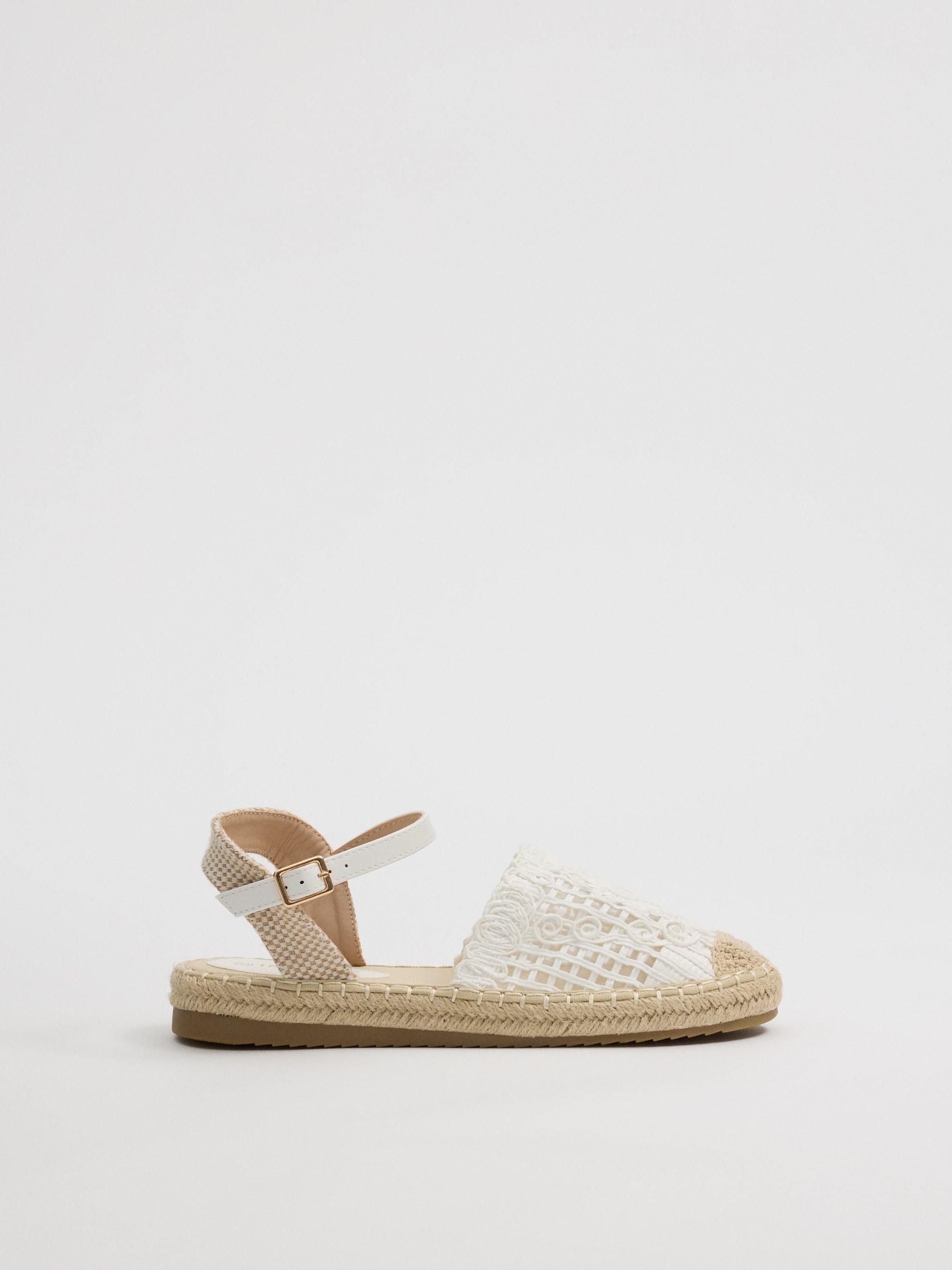 Closed-toe jute sandals