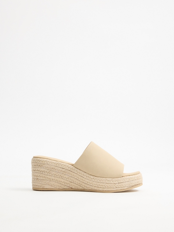 Wedge platform jute