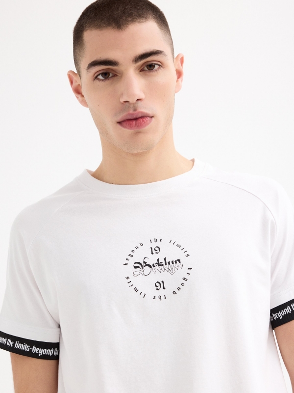 Raglan T-shirt with text detail white detail view