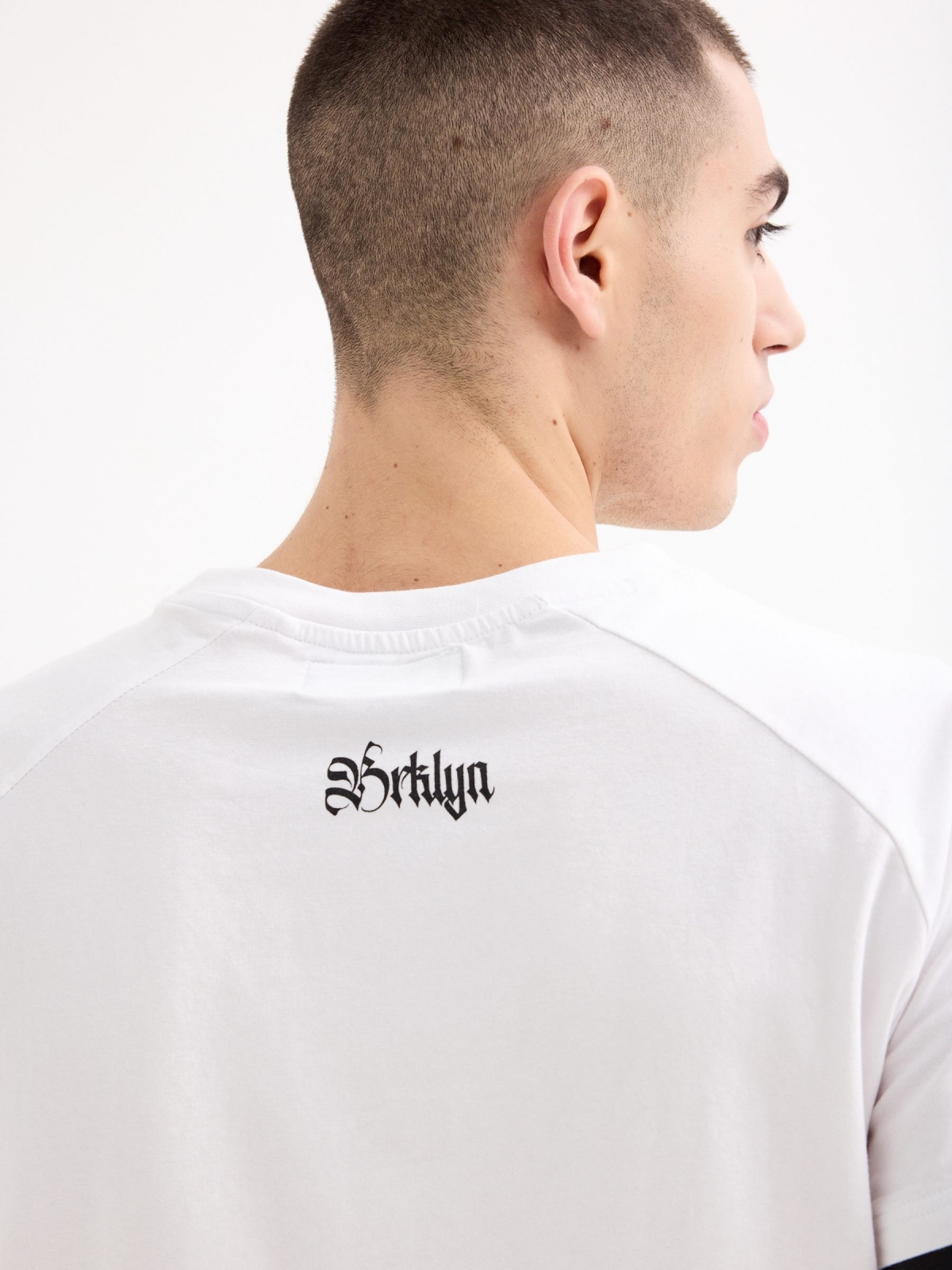 Raglan T-shirt with text detail white detail view