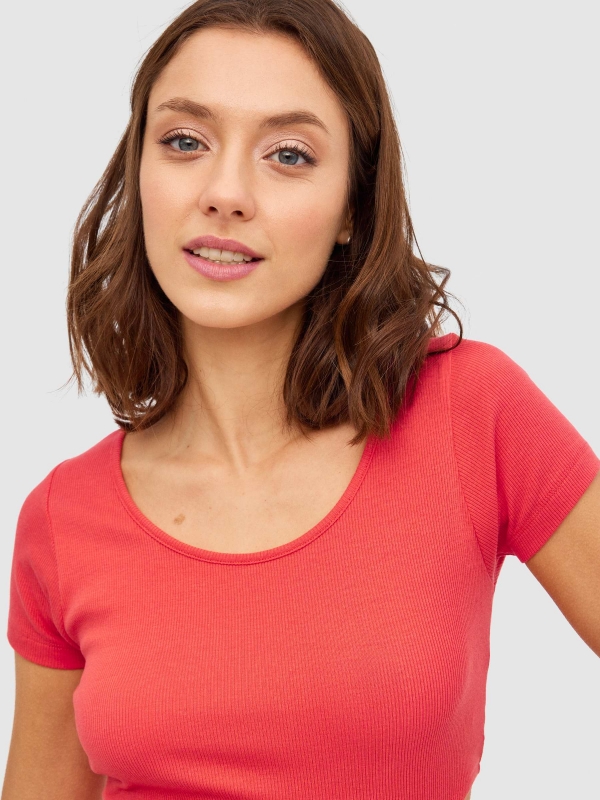 Crop top cut out rojo