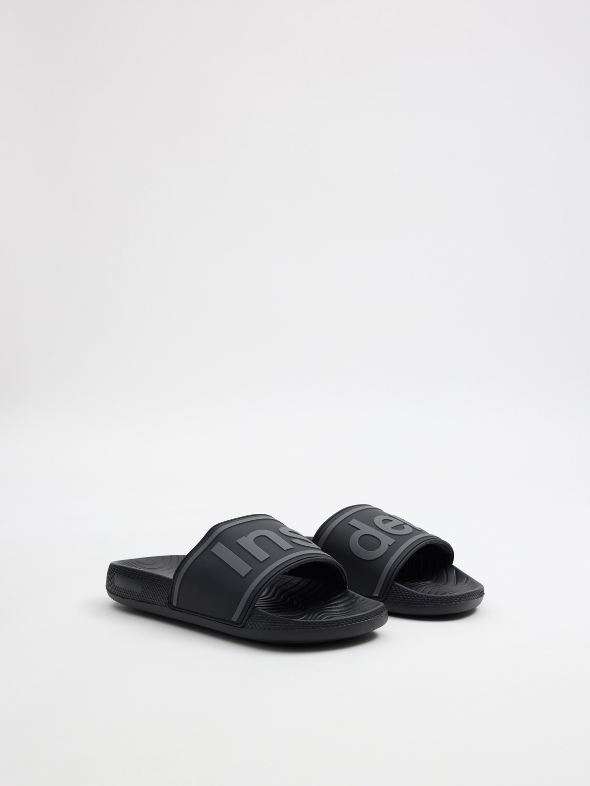 Chinelo para Insiders preto vista frontal 45º