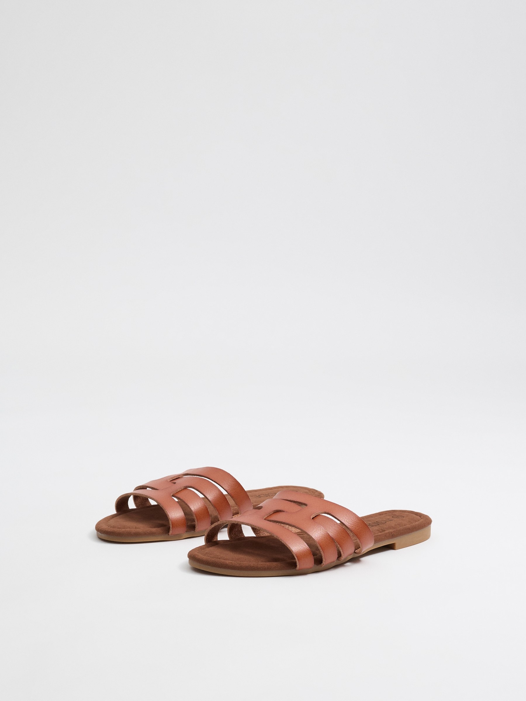 Brown interwoven slide sandal