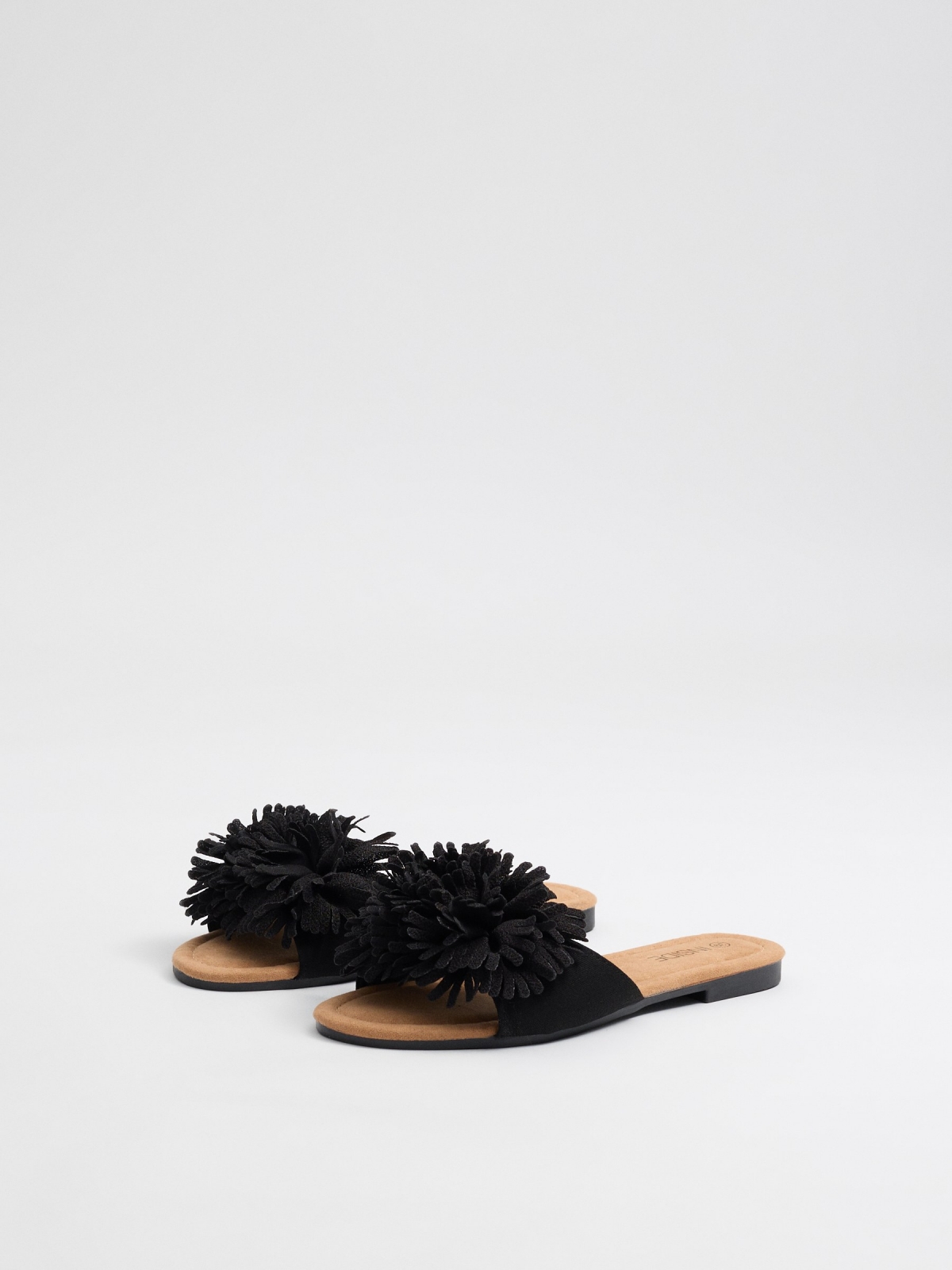 Pom-pom slide sandal black 45º front view